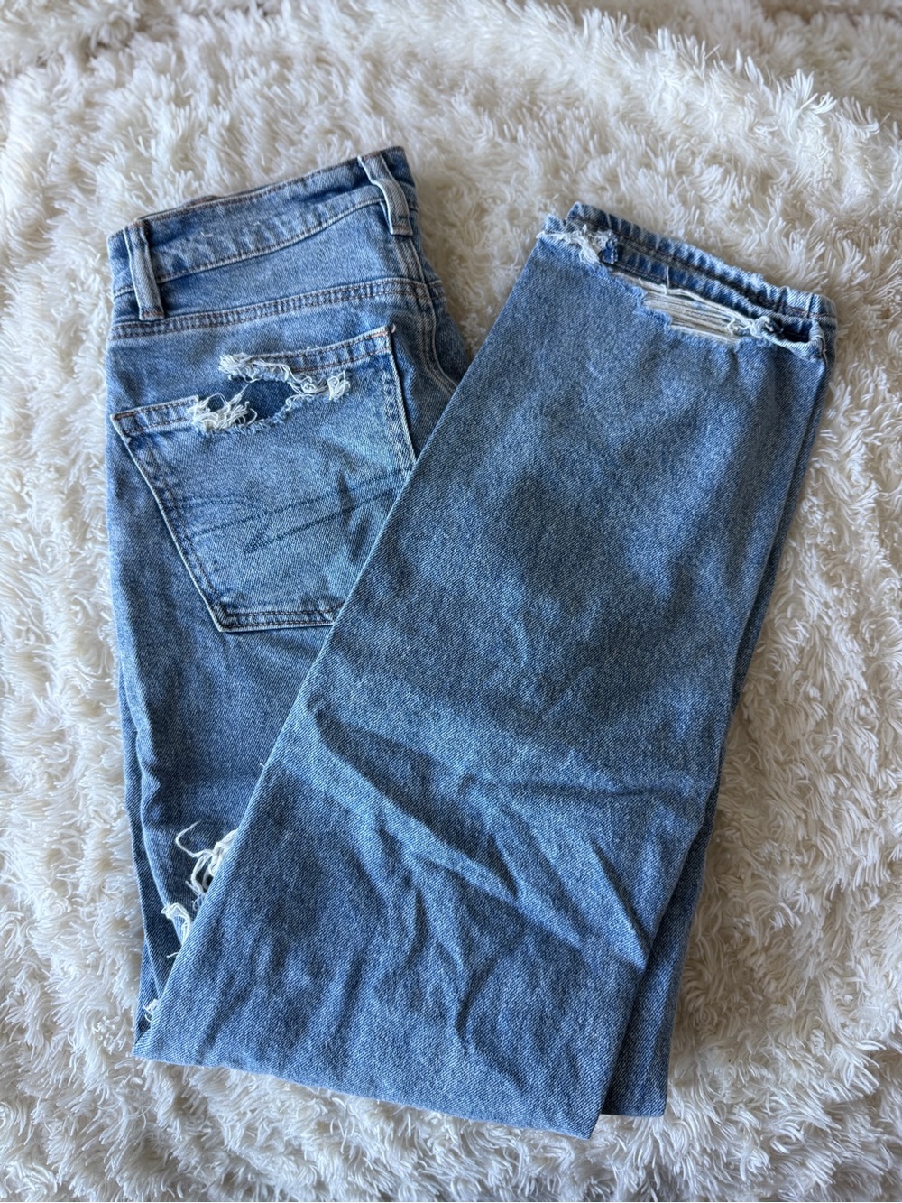 American Eagle Outfitters light blue denim jeans